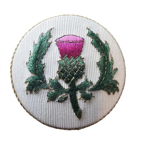 Vintage Scottish Needlepoint Thistle Brooch Pink Gold Tone Pin Floral Elegant - Picture 1 of 9